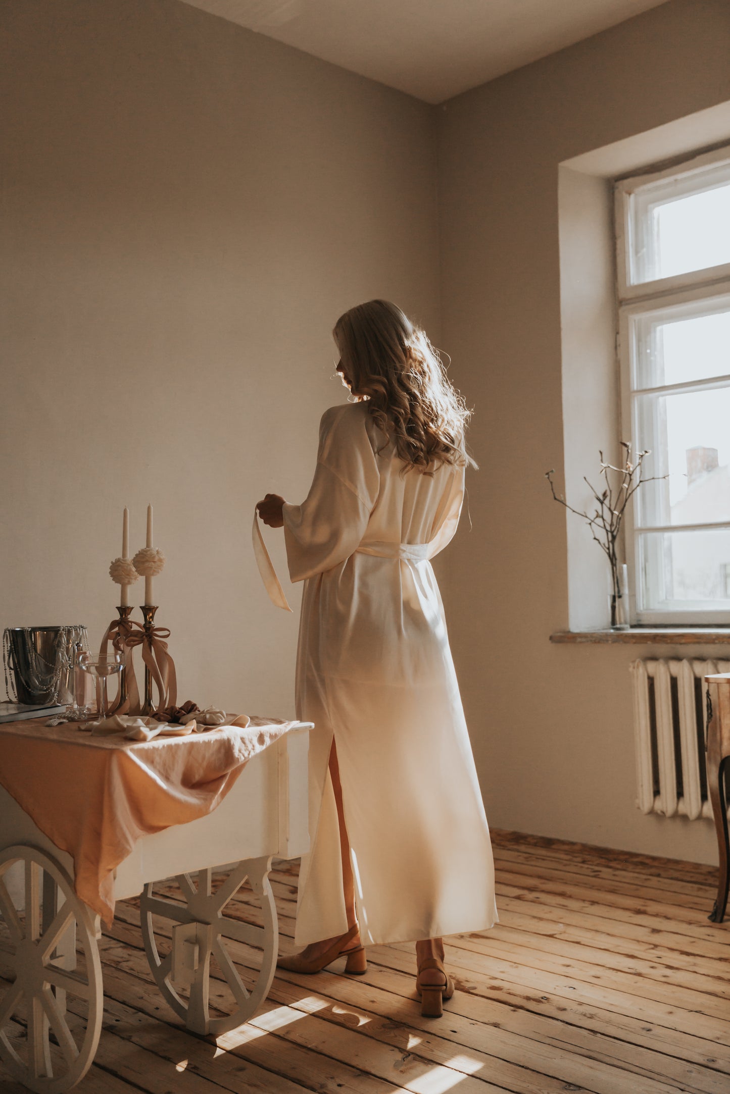 Kimono stila maxi garuma zīda halāts, šampanieša krāsā