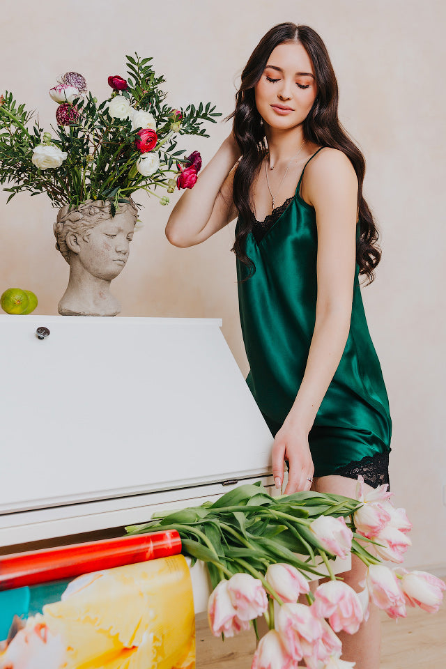 Silk nightgown with black lace, Green