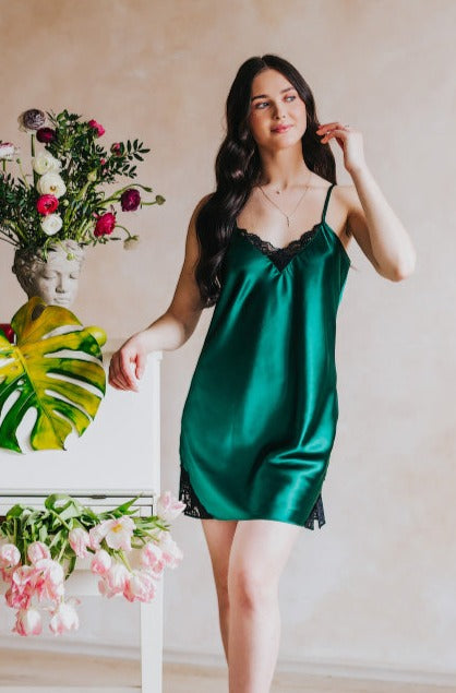 Silk nightgown with black lace, Green