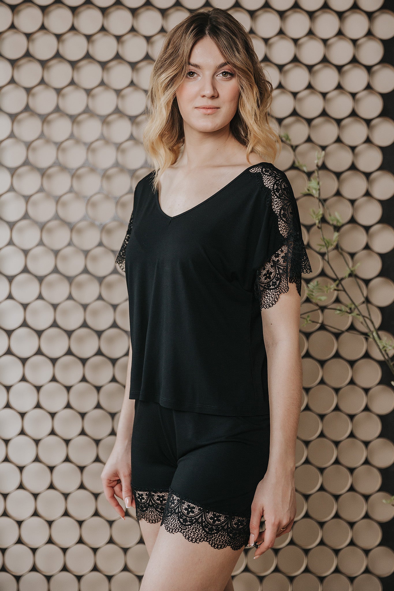 Pidžama Bohdana ar mežģīnēm, melnā krāsā