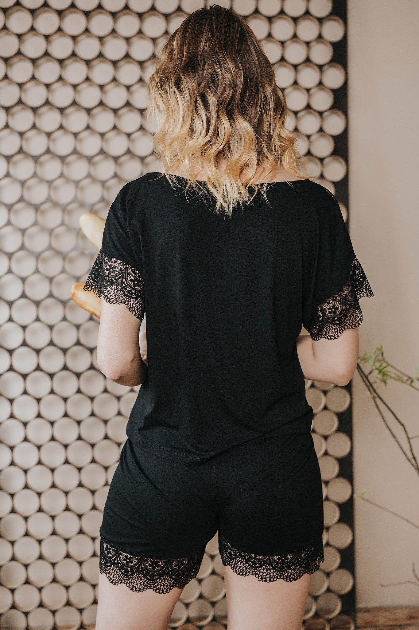 Pidžama Bohdana ar mežģīnēm, melnā krāsā