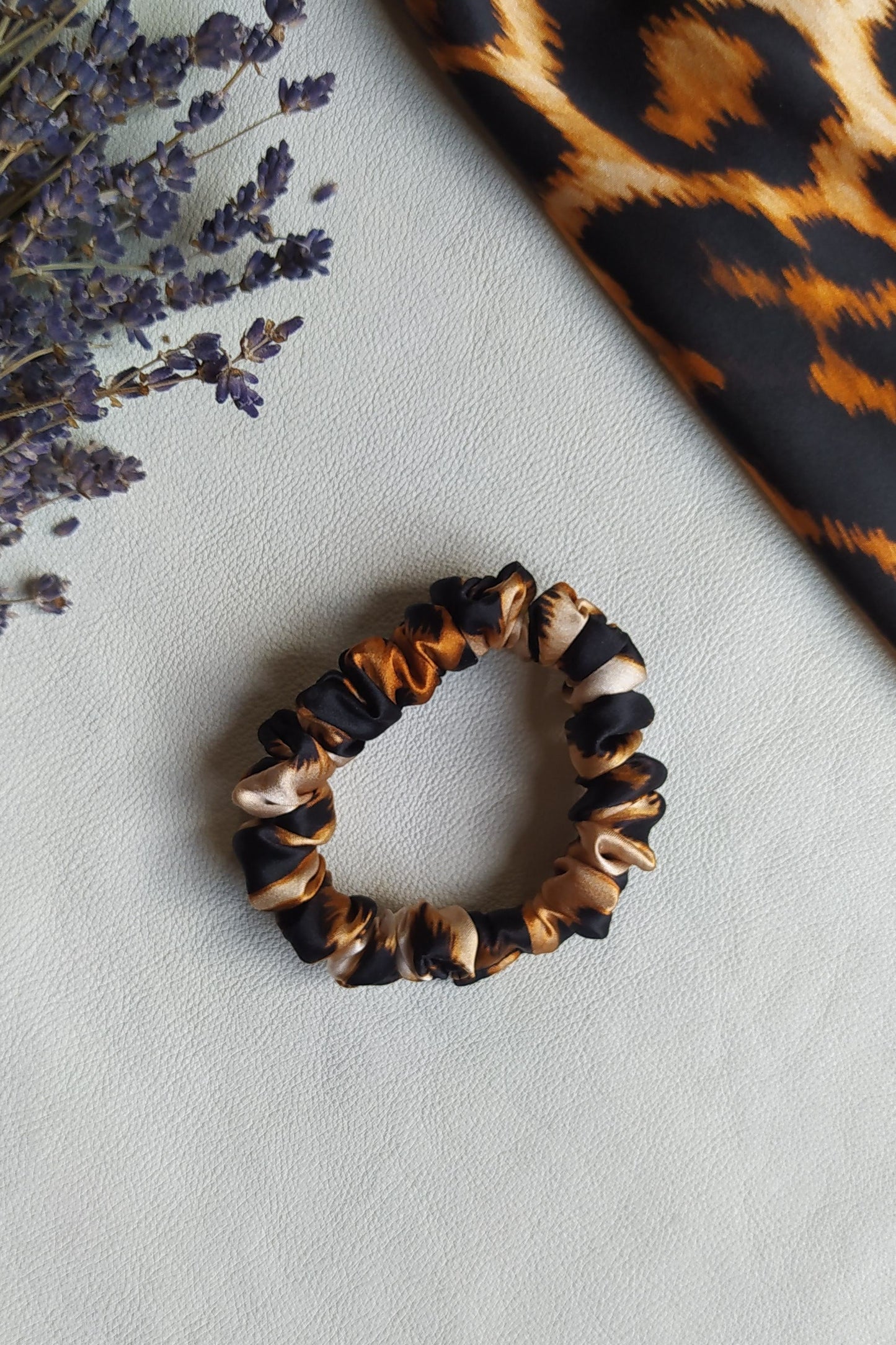 Silk hair scrunchie, Leopard