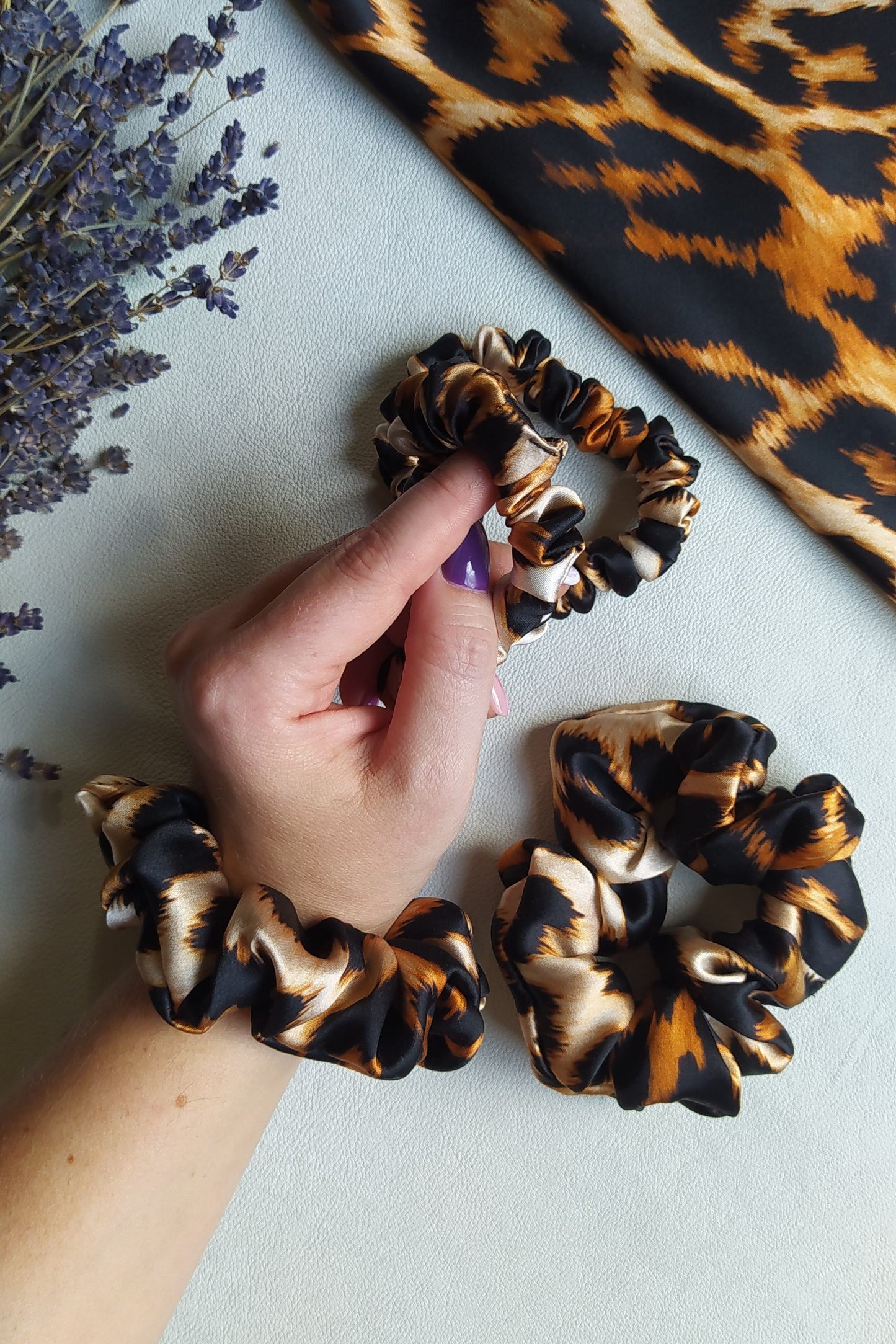 Silk hair scrunchie, Leopard