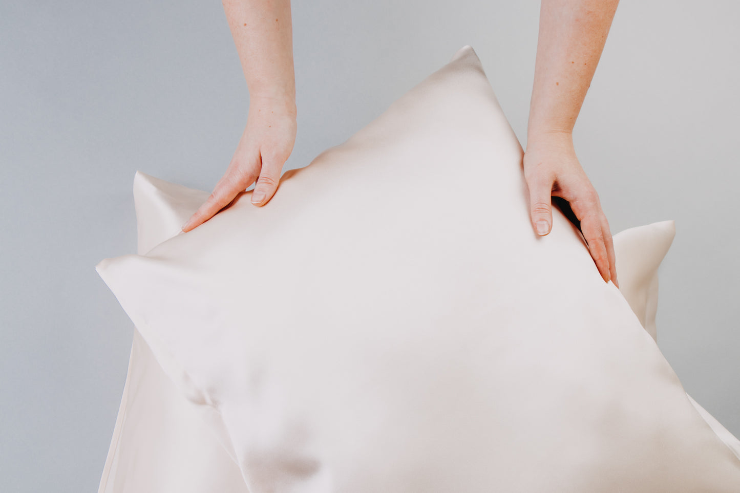 Zīda spilvendrāna, šampanieša krāsa