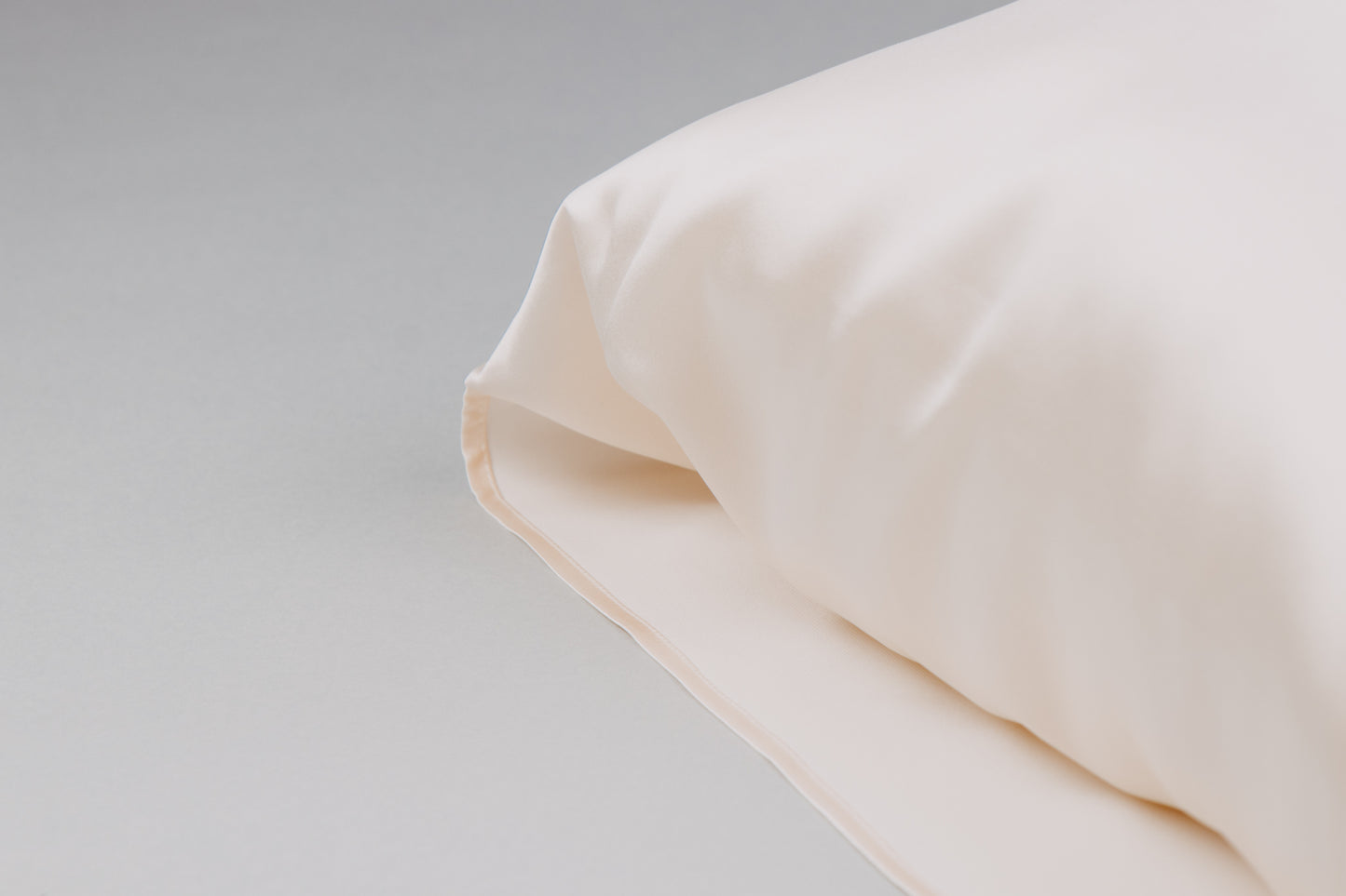 Zīda spilvendrāna, šampanieša krāsa