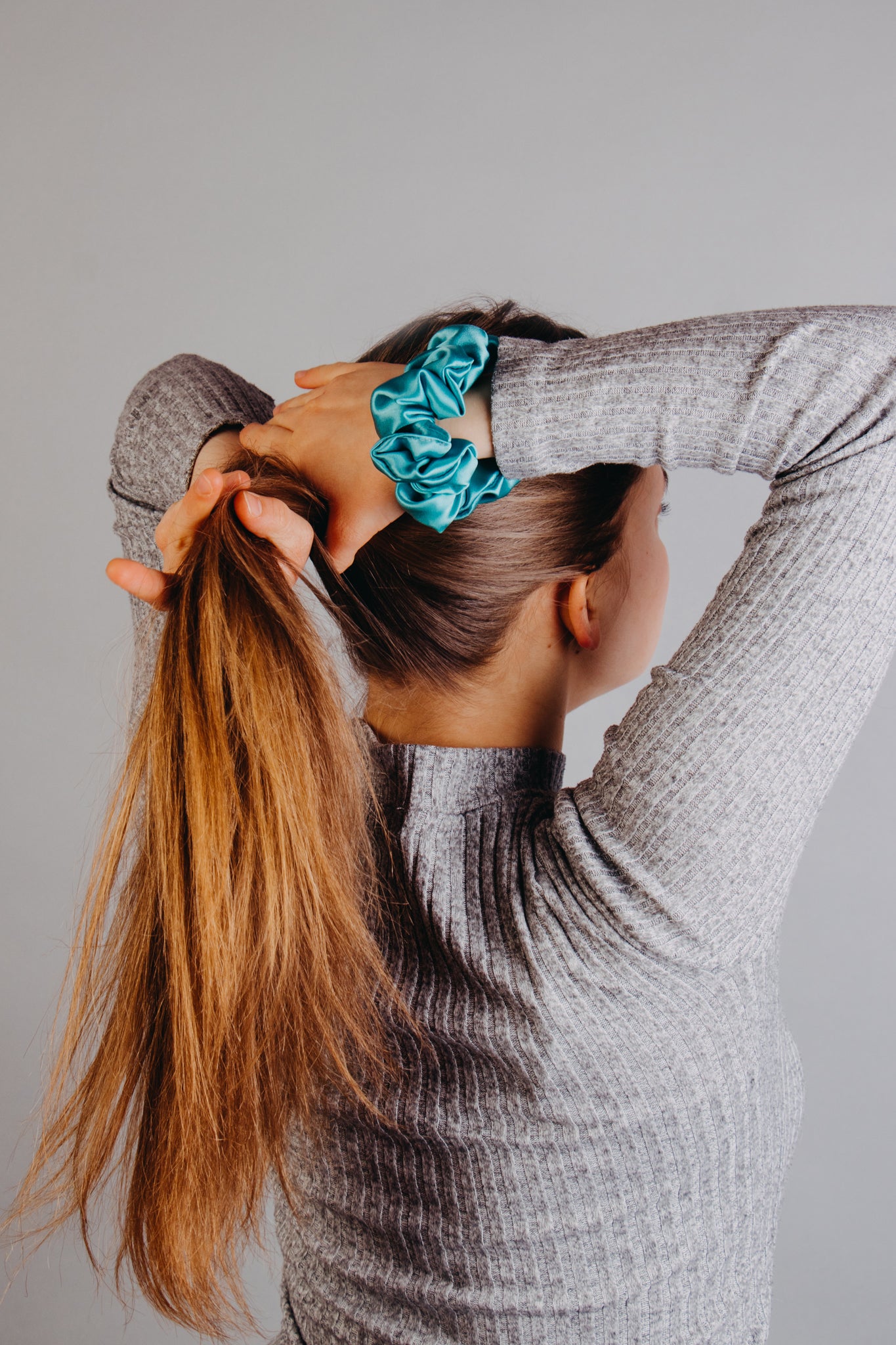 Tirkīza zīda matu gumija