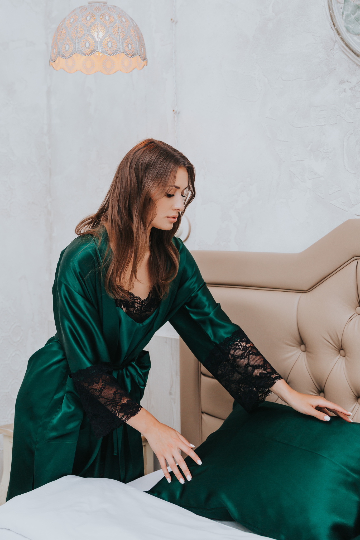 Silk bathrobe with black lace, Green