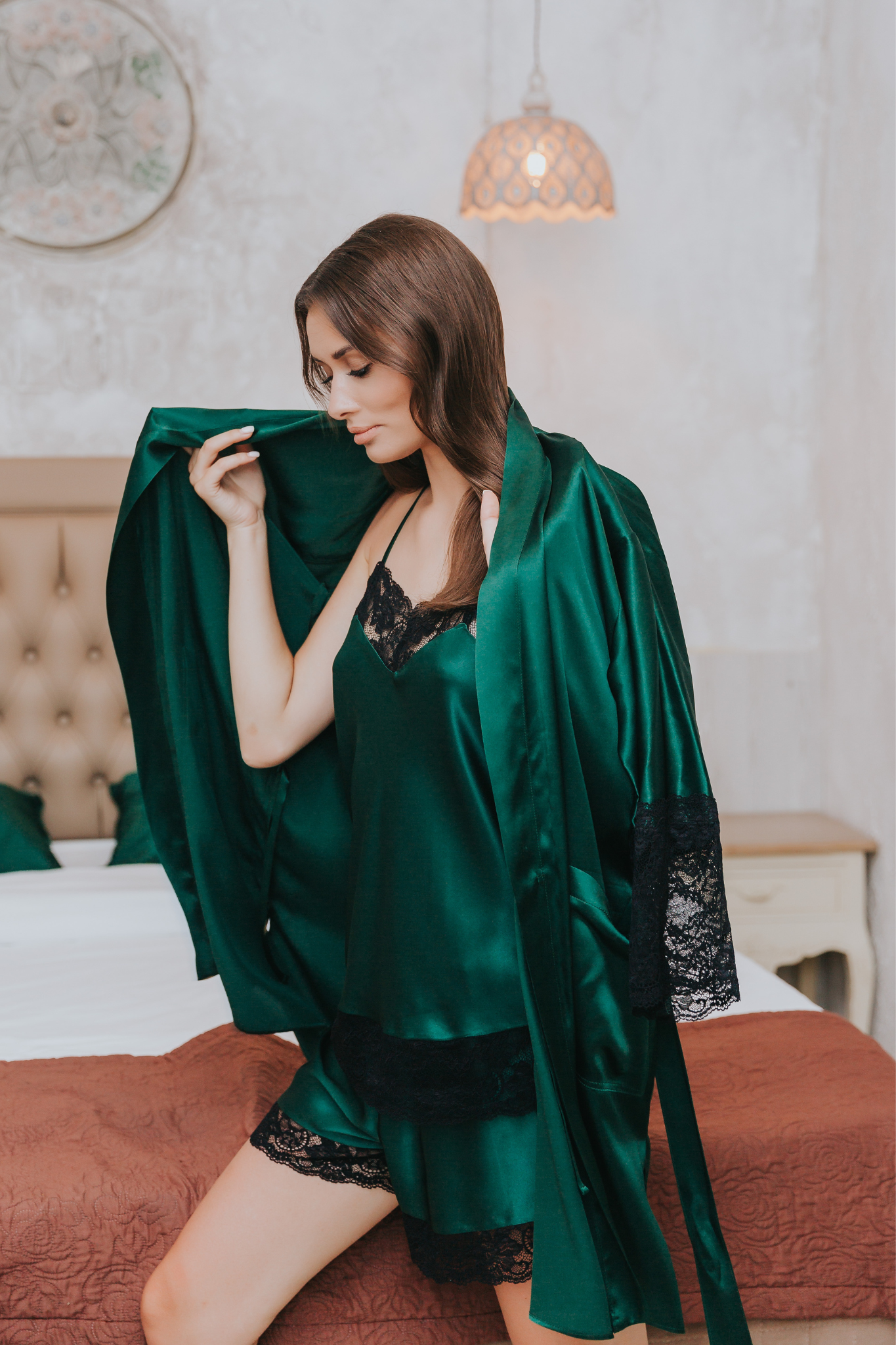Silk bathrobe with black lace, Green
