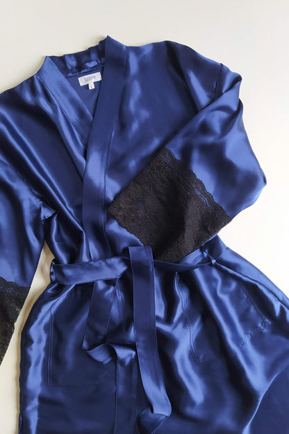 Silk robe with black lace, Blue