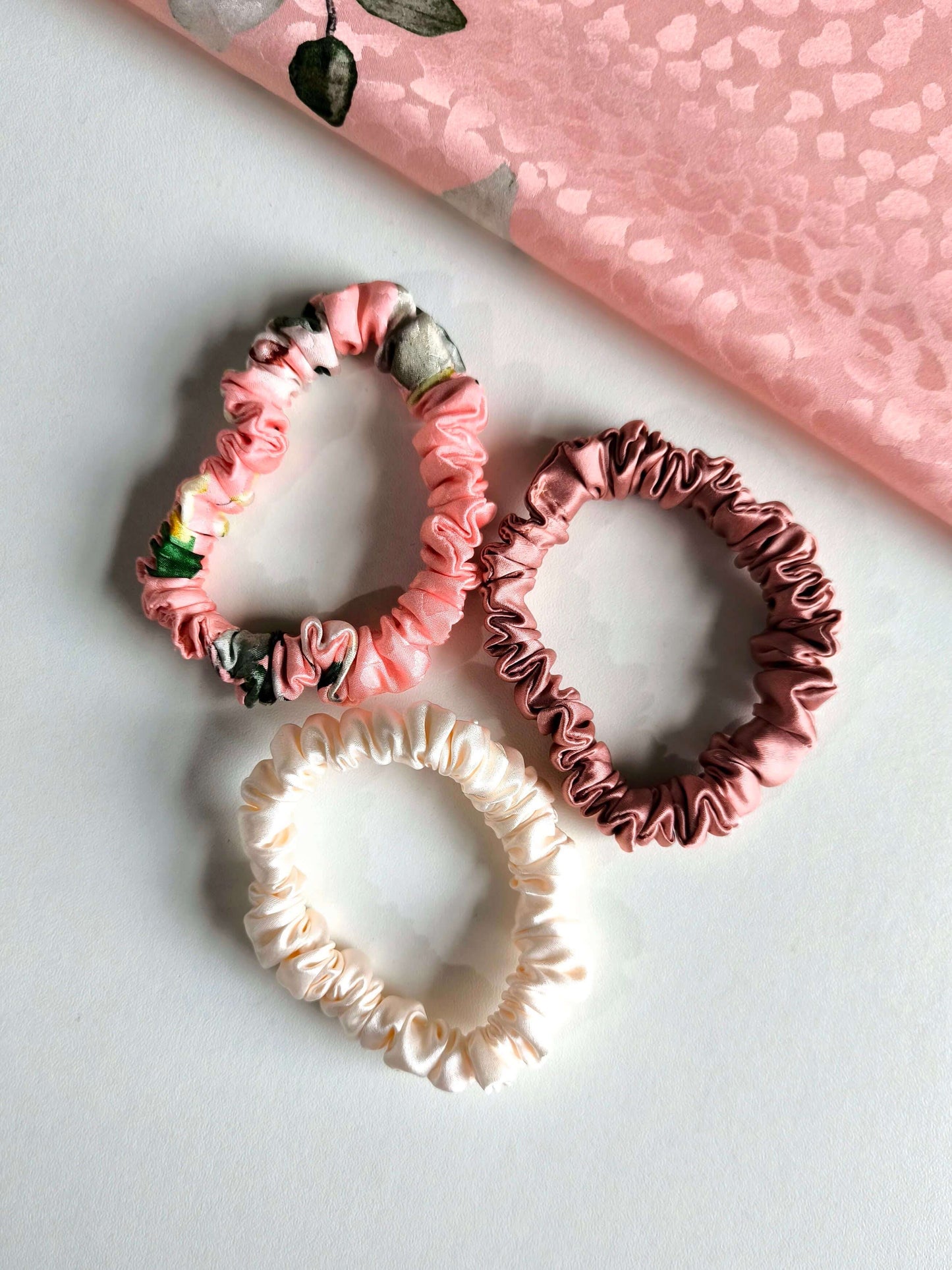 Set of 3 pcs Silk hair scrunchies "Peach"