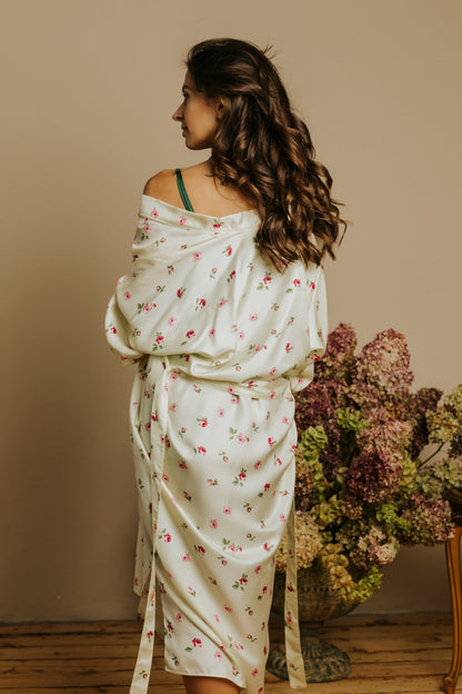 Kimono stila garais halāts ar kabatām, Rožu raksts