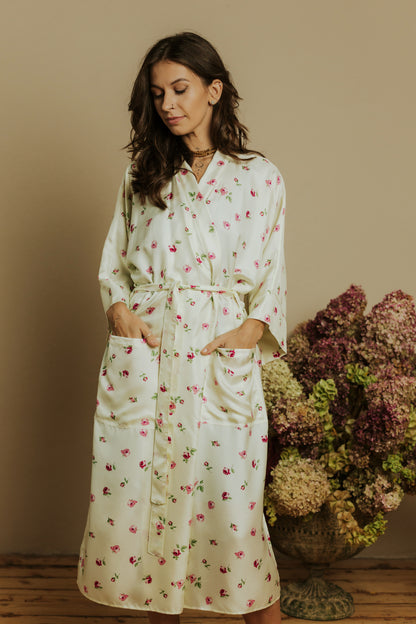 Kimono stila garais halāts ar kabatām, Rožu raksts