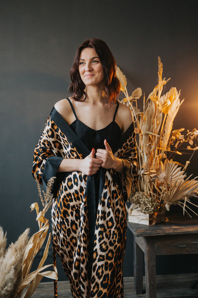 Leoparda raksta zīda halāts