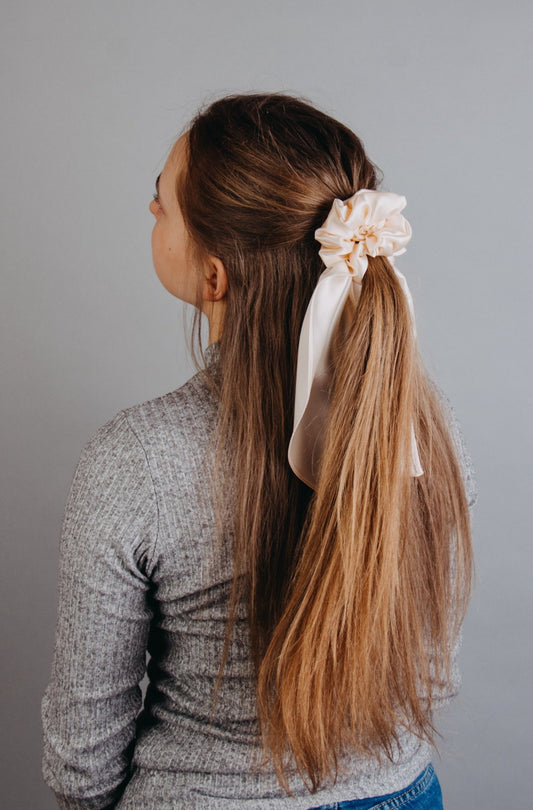Silk hair scrunchie with bow, Champagne